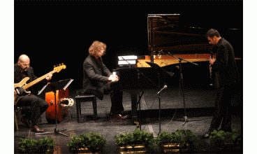 Szymon Klima on clarinet, Joachim Mencel on piano and Adam Kowalewski on double bass and bass guitar (Photo: Sherif Sonbol)